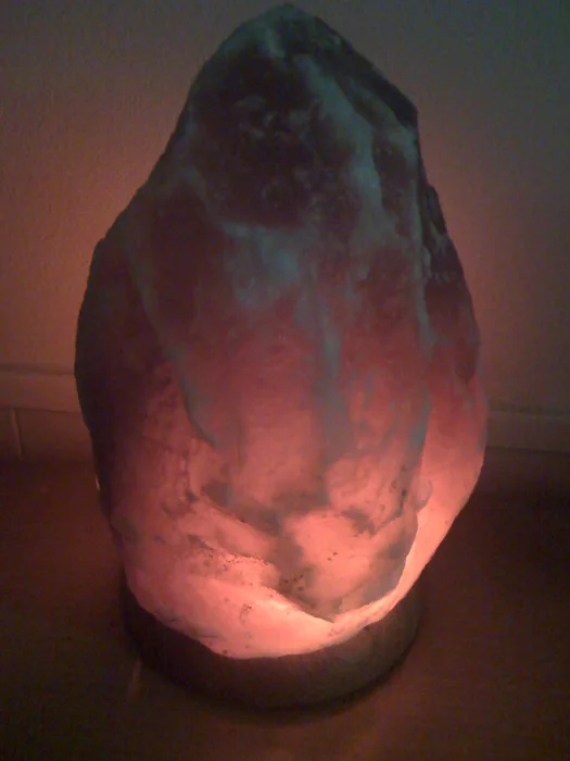 Illustrative product: Pink rock salt lamps