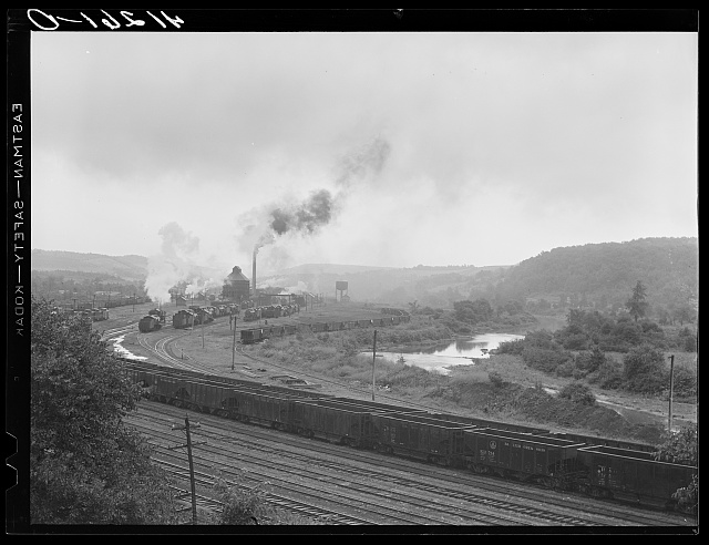 Railroad yards at Punxsutawney, Pennsylvania, photographed around 1940